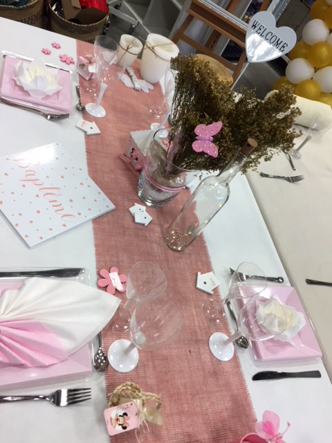 Une Table De Bapteme Nature Rose L Entrepot De La Fete Une Table De Bapteme Nature Rose L Entrepot De La Fete
