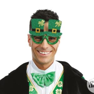 lunettes originales sont dotées de mini-chapeaux verts décorés de trèfles